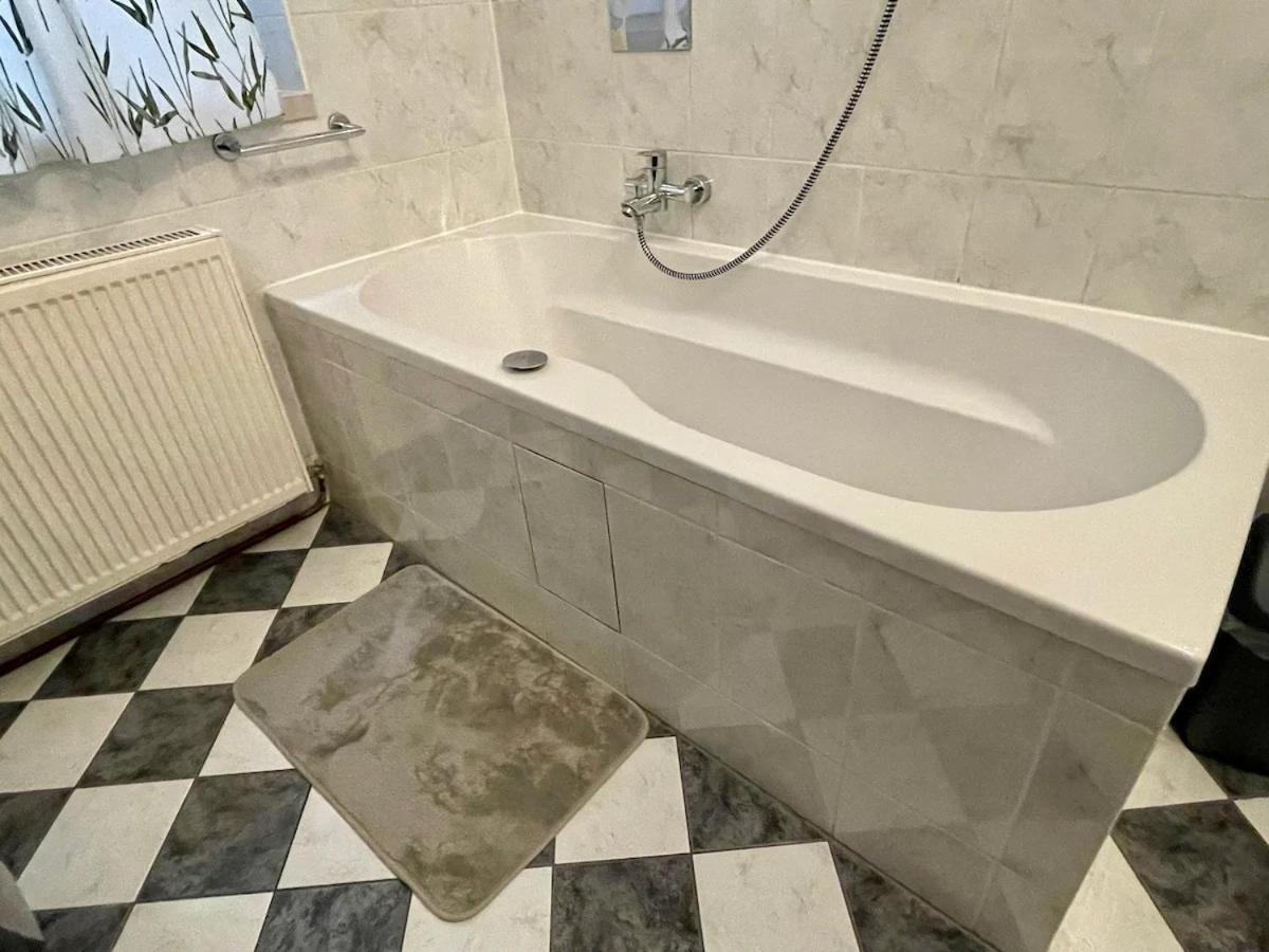 Gemutliche Wohnung Mit Super Lage Vienna Exterior photo